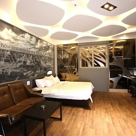 Hotel Yolo Chongnae-dong Dış mekan fotoğraf