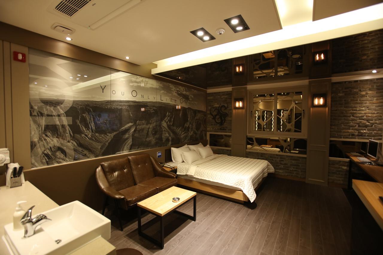 Hotel Yolo Chongnae-dong Dış mekan fotoğraf